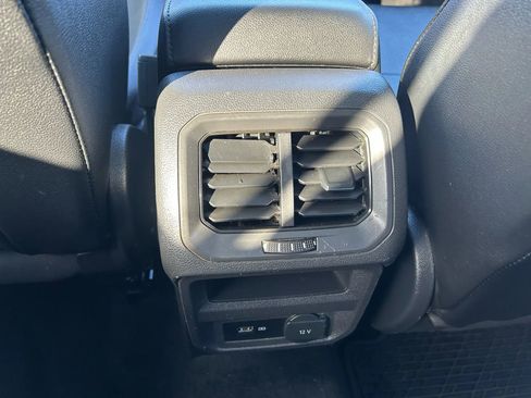 Used 2019 Volkswagen Tiguan SE w/ Panoramic Sunroof Package image 28