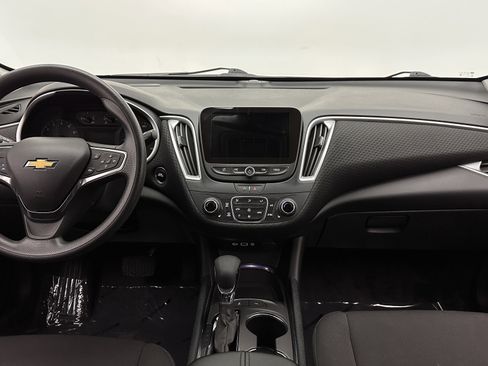 Used 2024 Chevrolet Malibu LT image 28