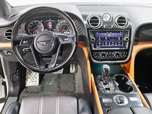 Used 2020 Bentley Bentayga Design Series AWD/4WD image 15