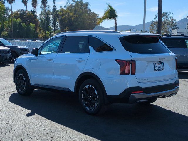 Certified 2026 Kia Sorento S w/ S Panoramic Sunroof Package FWD image 5