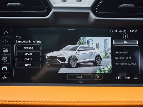 Used 2025 Lamborghini Urus SE image 74