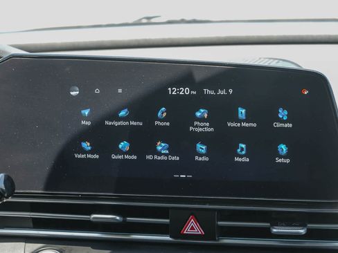 Used 2024 Hyundai Elantra Limited FWD image 14