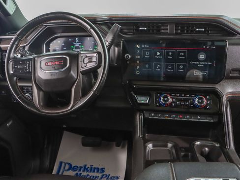 Used 2024 GMC Sierra 2500 AT4 w/ AT4 Premium Plus Package image 18