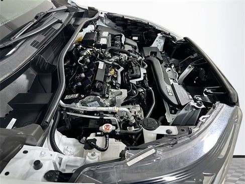 Certified 2022 Toyota Corolla Cross LE image 5