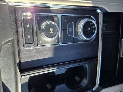 Used 2024 Ford Expedition Platinum image 20