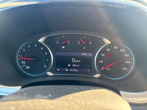 Used 2021 Chevrolet Traverse LT FWD image 9