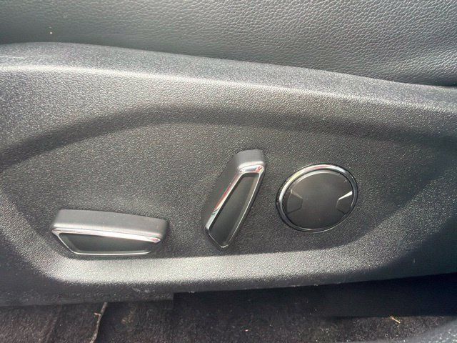 Used 2020 Ford Fusion SEL FWD image 24