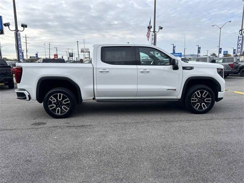 Used 2023 GMC Sierra 1500 AT4 w/ AT4 Premium Package image 4