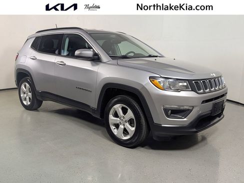 Used 2018 Jeep Compass Latitude w/ Cold Weather Group AWD/4WD image 1