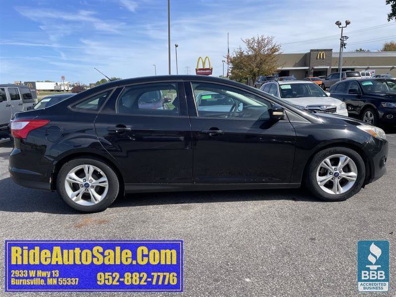 Used 2014 Ford Focus SE w/ SE Winter Package FWD image 4