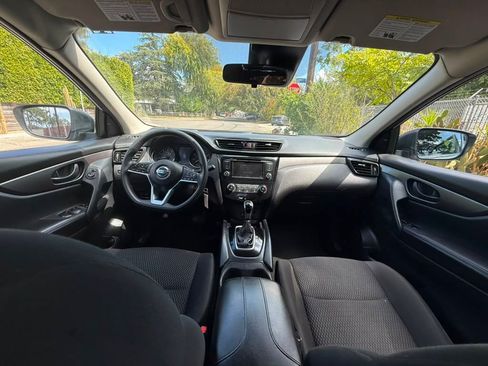 Used 2022 Nissan Rogue Sport S FWD image 16