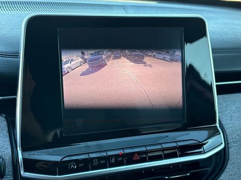 Used 2025 Jeep Compass Latitude image 22