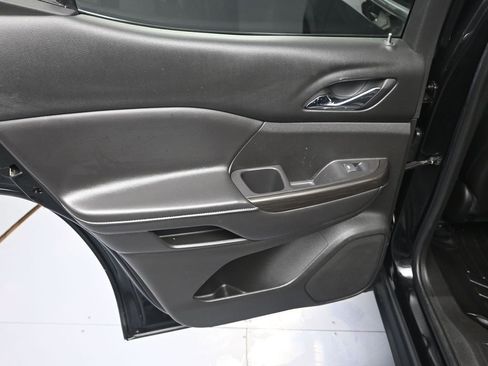 Used 2018 GMC Acadia SLT image 31