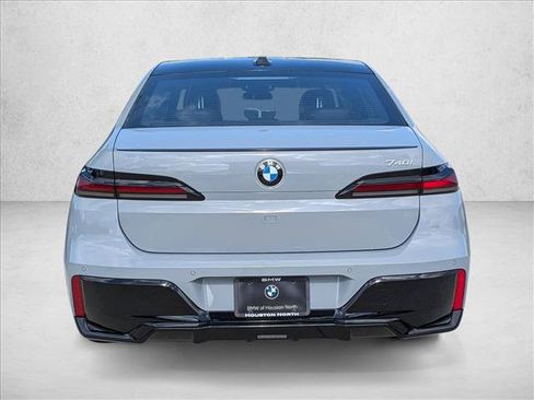 New 2026 BMW 740i w/ Premium Package RWD image 7