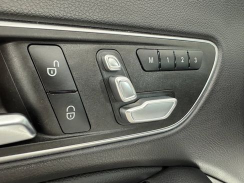 Used 2019 Mercedes-Benz CLA 250 4MATIC image 40