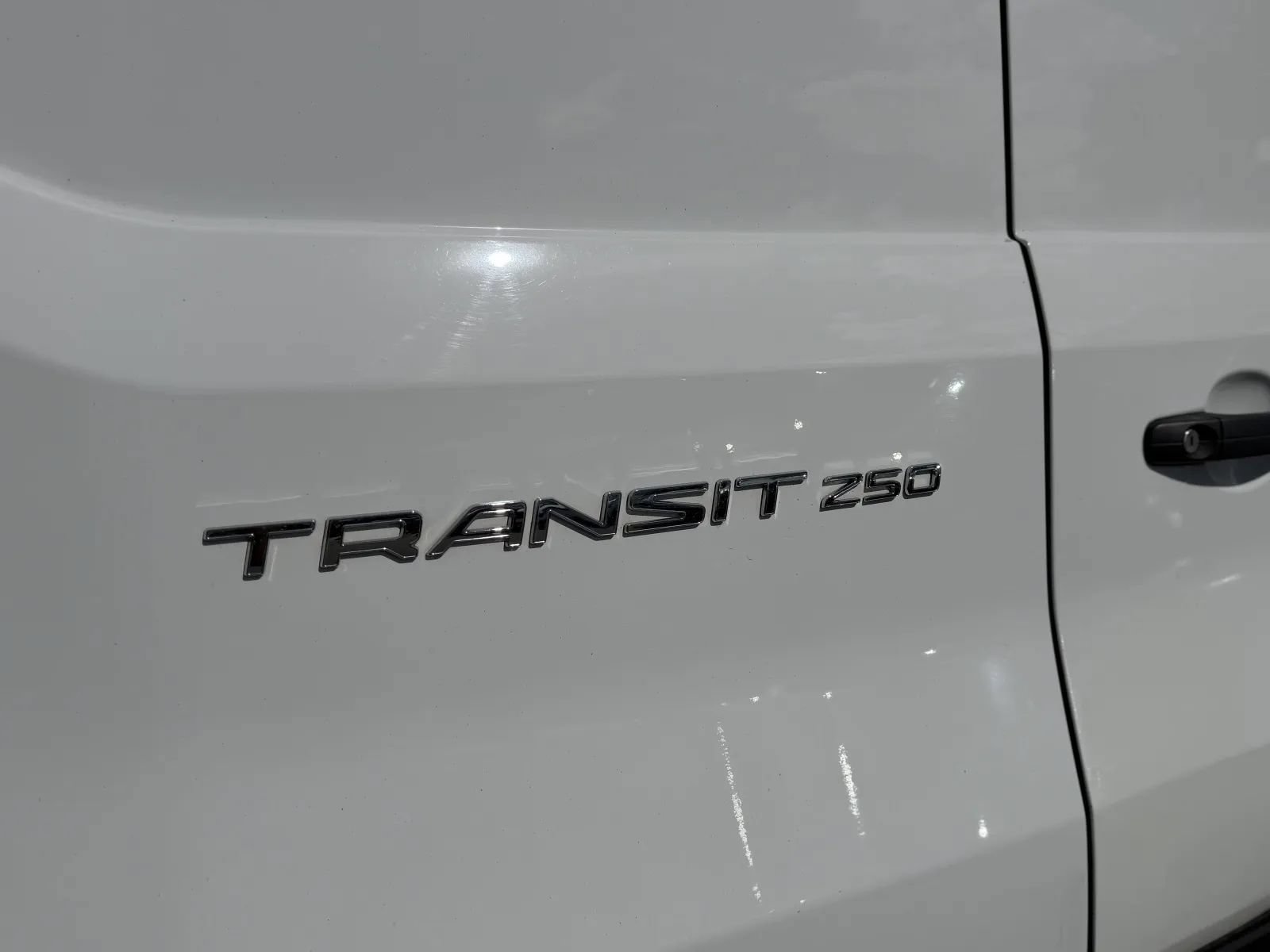 Used 2023 Ford Transit 250 Medium Roof AWD image 40