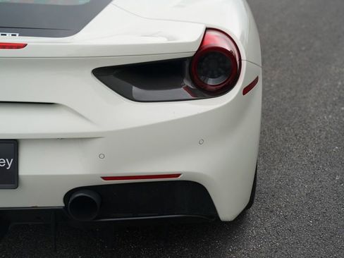 Used 2017 Ferrari 488 GTB RWD image 22