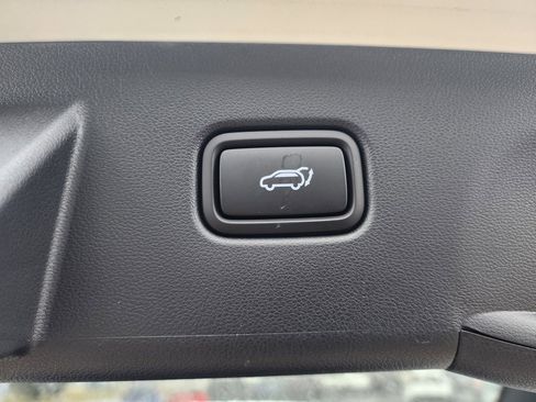 Used 2025 Hyundai Tucson Limited image 16