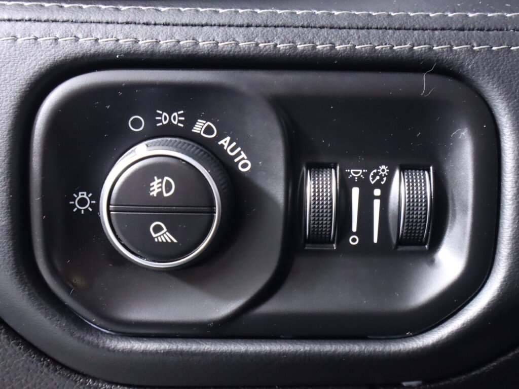 Used 2020 RAM 1500 Limited AWD/4WD image 10