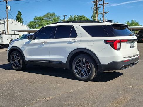 Used 2025 Ford Explorer ST-Line w/ Premium Package RWD image 3