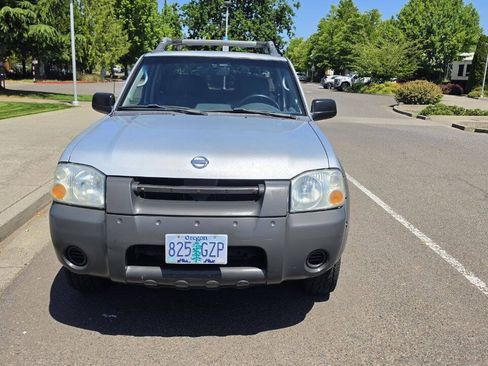 Used 2002 Nissan Frontier XE AWD/4WD image 2