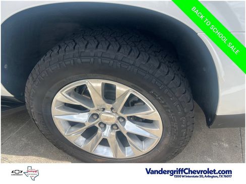 Used 2023 Chevrolet Suburban Premier AWD/4WD image 16