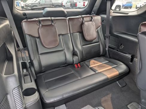 Used 2020 Ford Explorer Platinum w/ Premium Technology Package AWD/4WD image 20