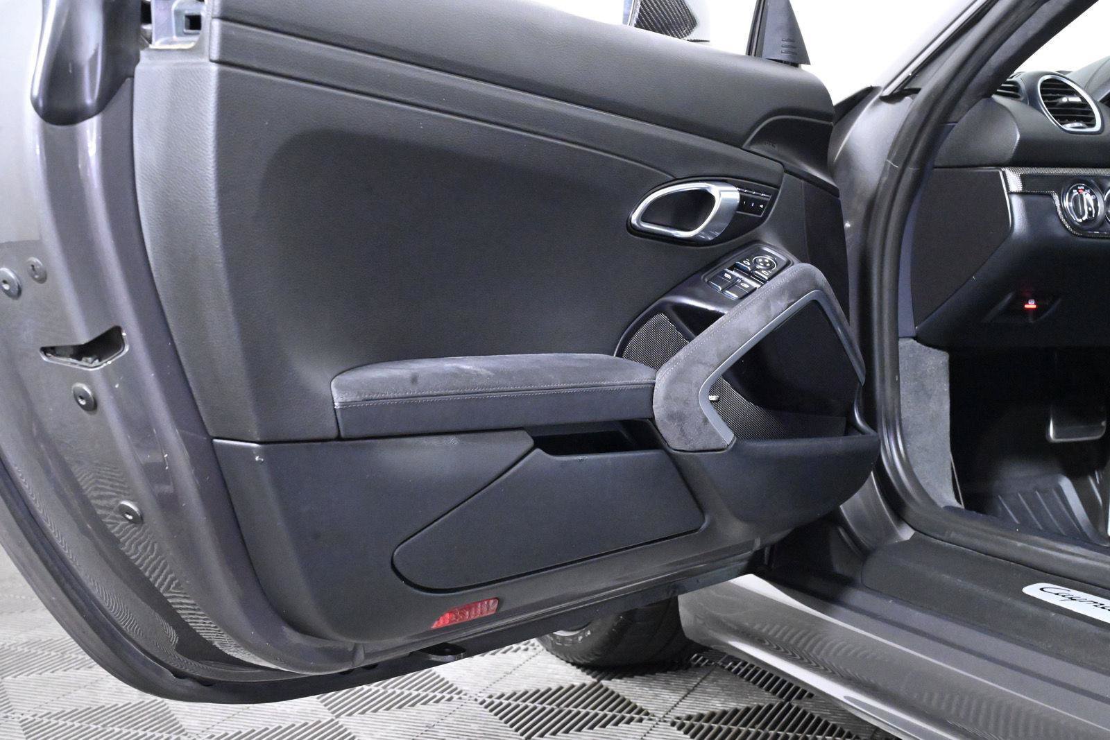 Used 2018 Porsche 718 Cayman GTS RWD image 36