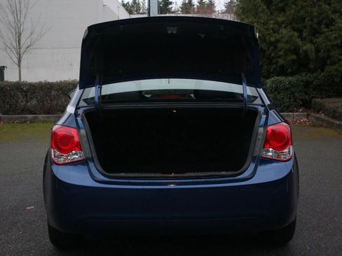 Used 2013 Chevrolet Cruze Eco image 10