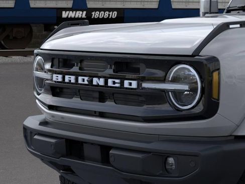 New 2026 Ford Bronco Outer Banks AWD/4WD image 19
