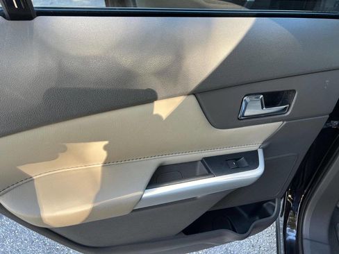 Used 2013 Ford Edge SEL image 22