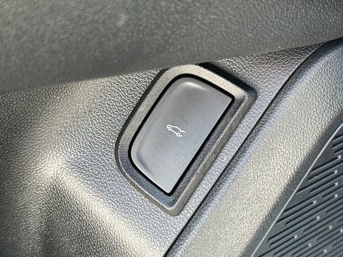 Used 2025 Chevrolet Equinox LT w/ Convenience Package II AWD/4WD image 17