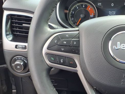 Used 2022 Jeep Cherokee Limited AWD/4WD image 17