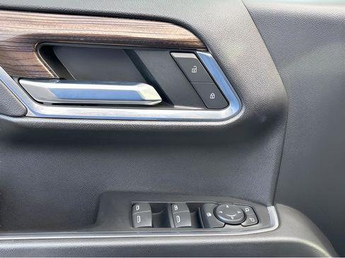 Used 2022 Chevrolet Silverado 1500 LT Trail Boss w/ Convenience Package II image 25