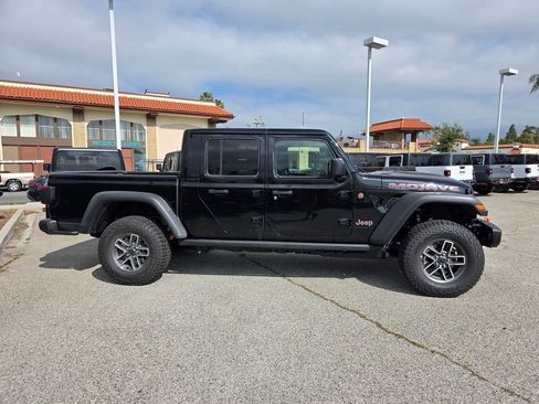 New 2026 Jeep Gladiator Mojave w/ Steel Bumper Group image 3