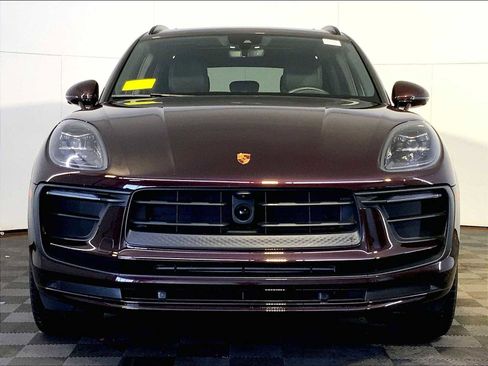 Certified 2023 Porsche Macan AWD/4WD image 10