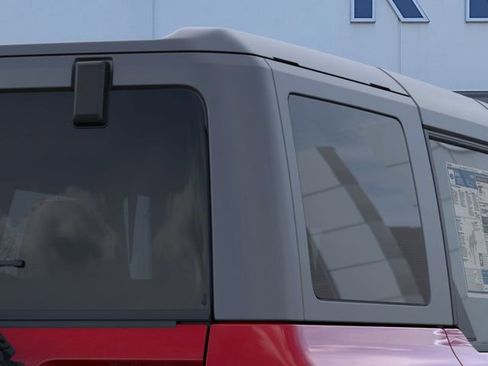 Used 2025 Ford Bronco Badlands image 25