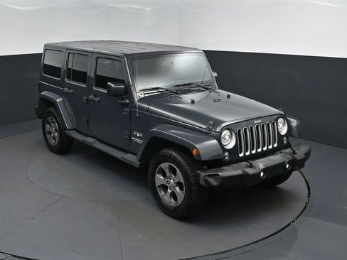 Used 2017 Jeep Wrangler Unlimited Sahara AWD/4WD image 1