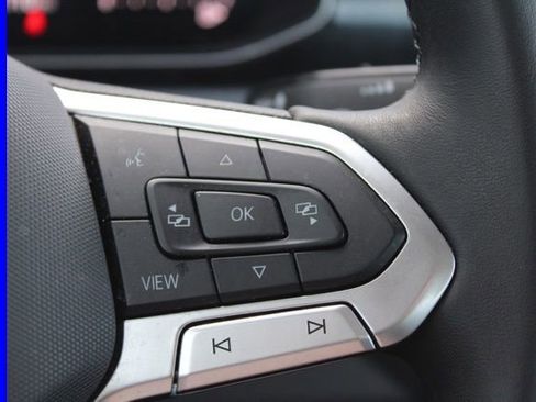 Used 2025 Volkswagen Jetta SE w/ Sunroof Package image 28