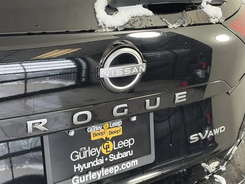 Used 2024 Nissan Rogue SV image 16