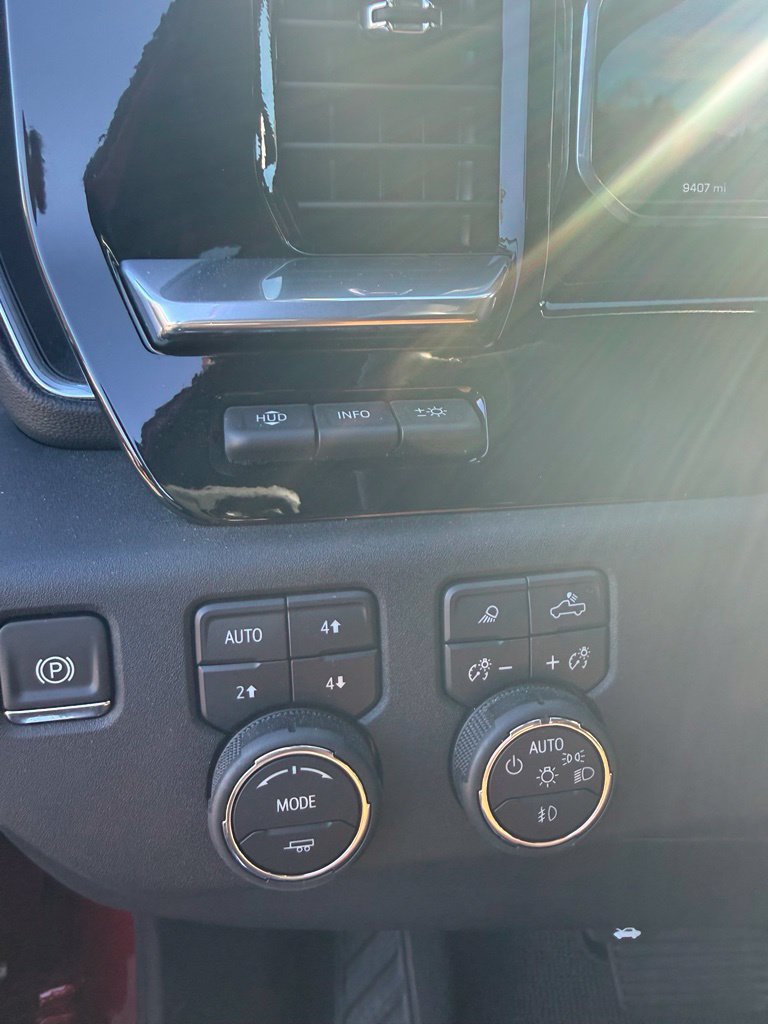 Used 2025 Chevrolet Silverado 2500 High Country w/ High Country Premium Package AWD/4WD image 28