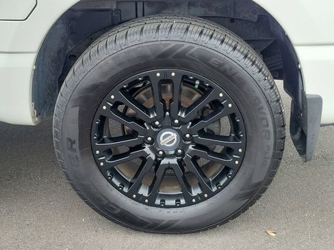 Used 2019 Nissan Titan SV AWD/4WD image 13