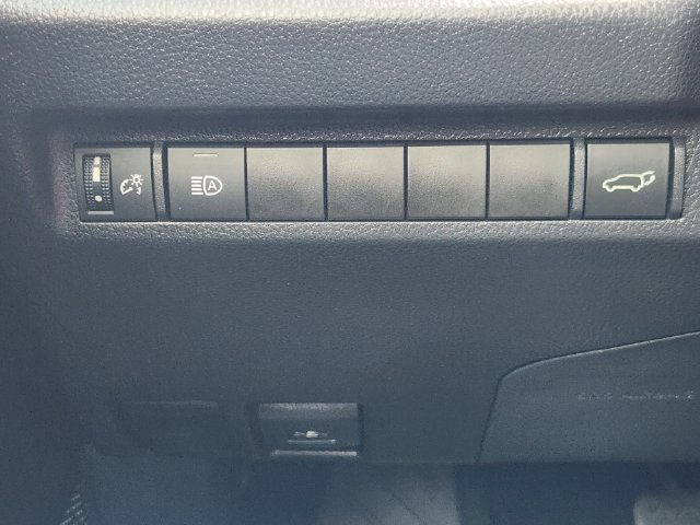 Used 2023 Toyota RAV4 XLE Premium FWD image 20