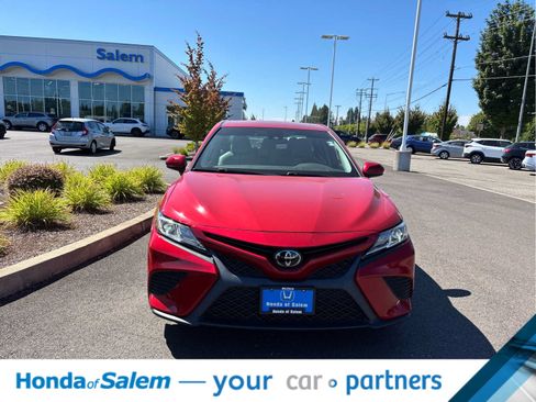 Used 2019 Toyota Camry SE w/ Carpet Mat Package FWD image 6
