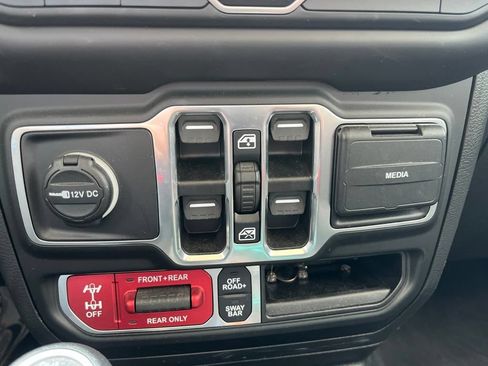 Used 2023 Jeep Gladiator Rubicon w/ Cold Weather Group AWD/4WD image 14