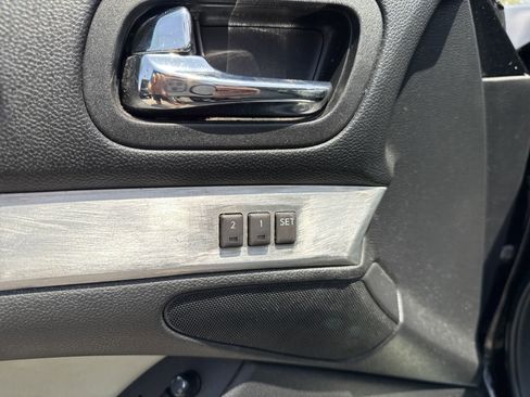 Used 2011 INFINITI G37 Sport w/ Premium Pkg image 29
