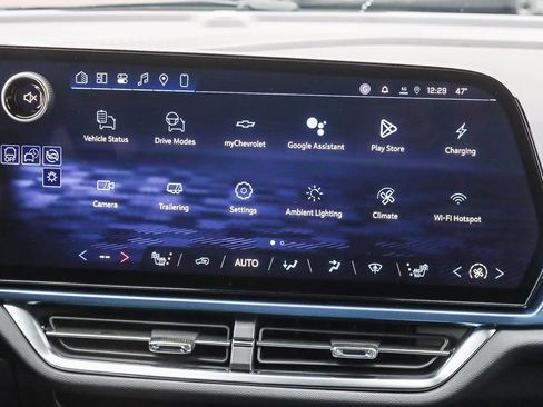 New 2026 Chevrolet Equinox EV LT image 13