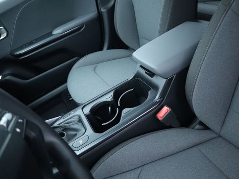 New 2025 Kia K4 LXS image 23