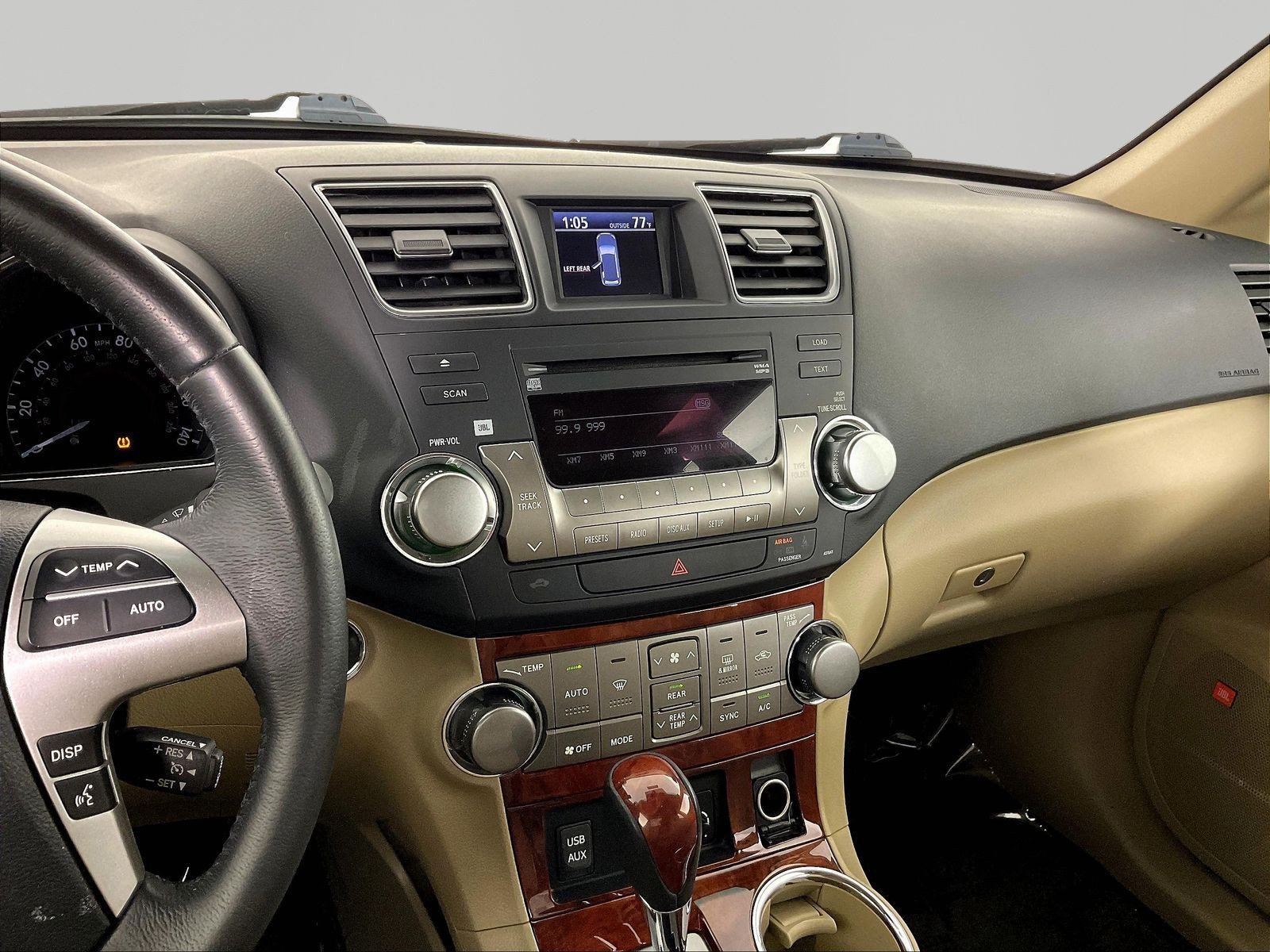 Used 2012 Toyota Highlander Limited w/ Tow Pkg AWD/4WD image 9