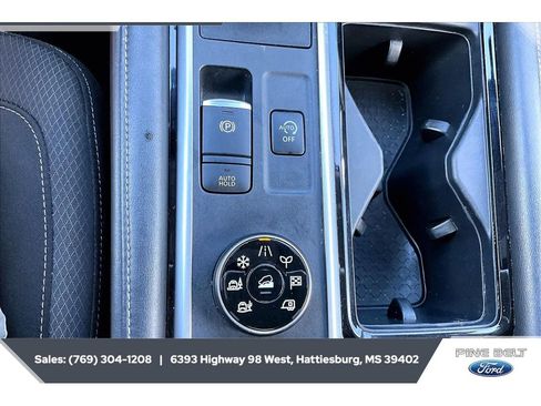 Used 2022 Nissan Pathfinder SV w/ SV Premium Package AWD/4WD image 22